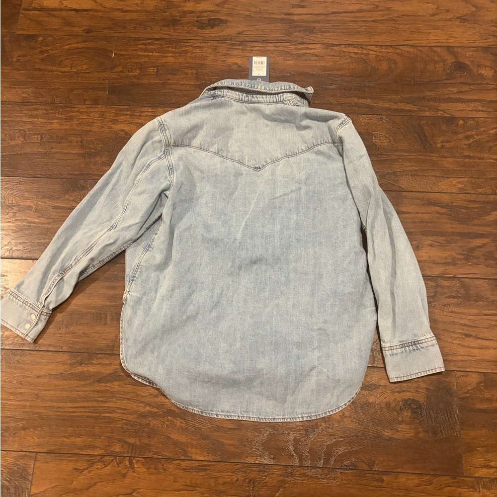 Oversized Light Wash Denim Button-Up Shirt Jacket NWT - Picture 8 of 8